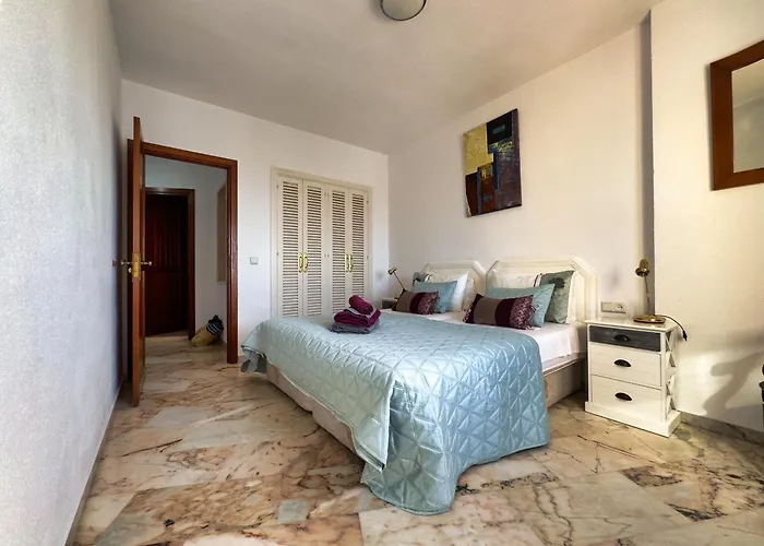 With Secure Underground Parking Appartement *