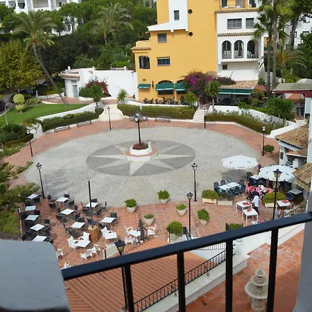 With Secure Underground Parking Lejlighed Marbella